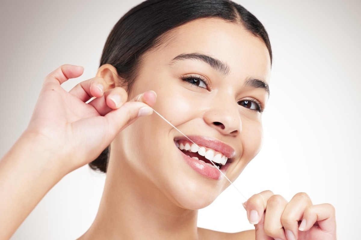 Roswell dentists shares why flossing still matters Roswell dentists shares why flossing still matters