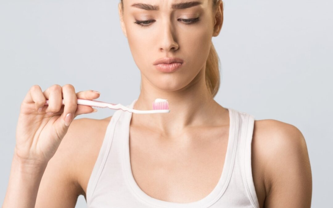 How to Choose the Best Toothbrush and Toothpaste for Your Smile