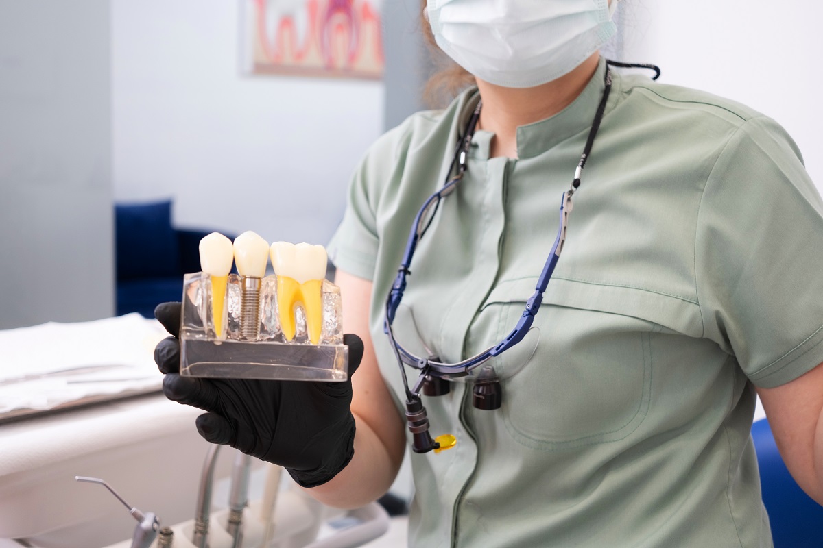 questions-before-choosing-dental-implant-dentist questions before choosing dental implant dentist